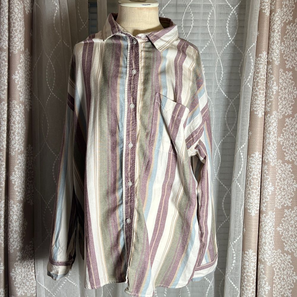 American Eagle Oversized Fit Striped Button Up Top 🌸